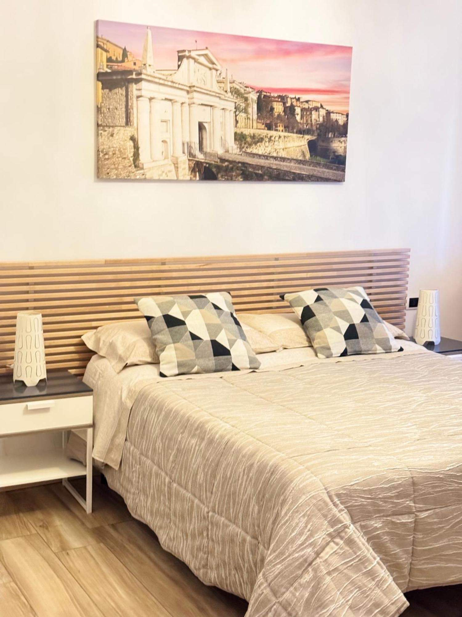 Smart House Rooms Central Luxury Bérgamo Exterior foto